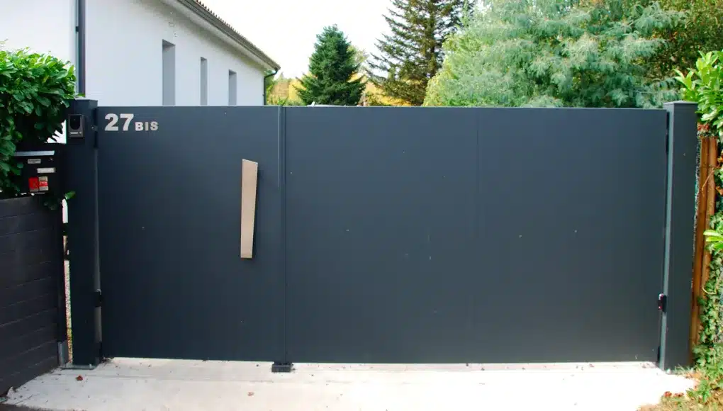 Collection Écran et Nature – Portail modèle « Écran »